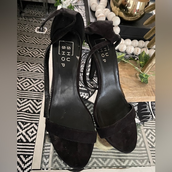 Strap Sandals - Picture 3 of 4